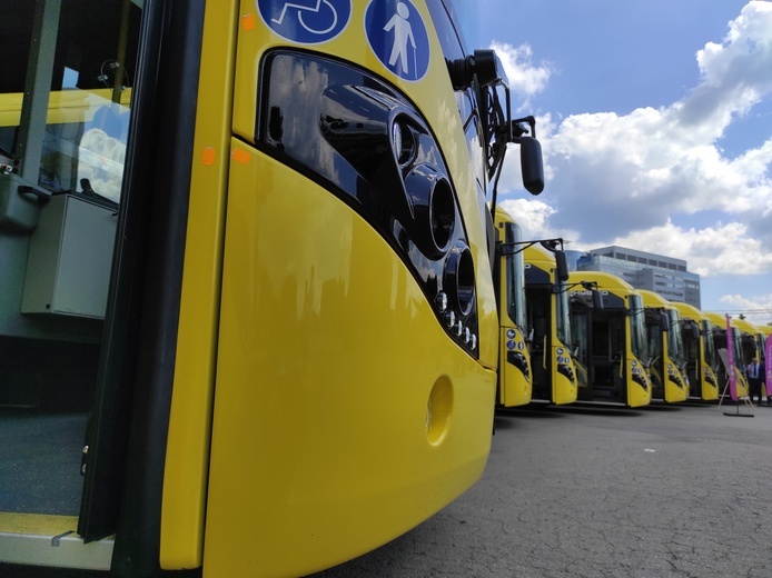 Katowice. Prezentacja autobusów hybrydowych PKM 