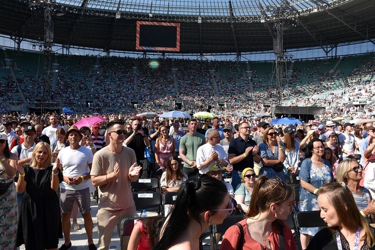 Uwielbienie "ChwałaMU" na stadionie Tarczyński Arena - cz. 1