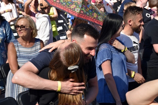 Uwielbienie "ChwałaMU" na stadionie Tarczyński Arena - cz. 1