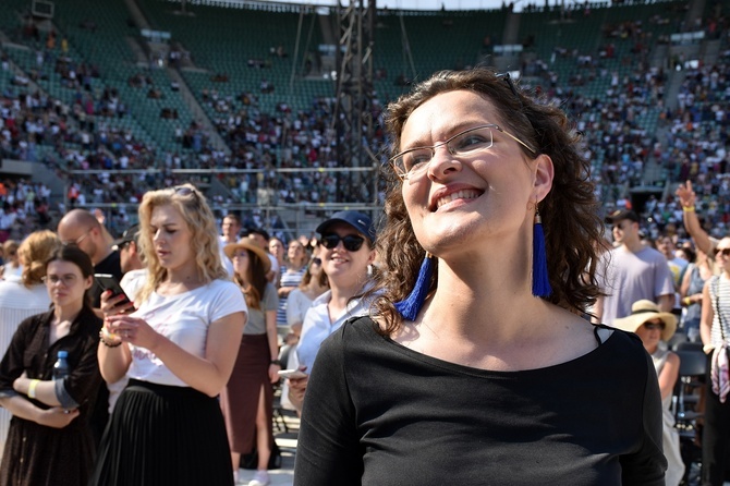 Uwielbienie "ChwałaMU" na stadionie Tarczyński Arena - cz. 1