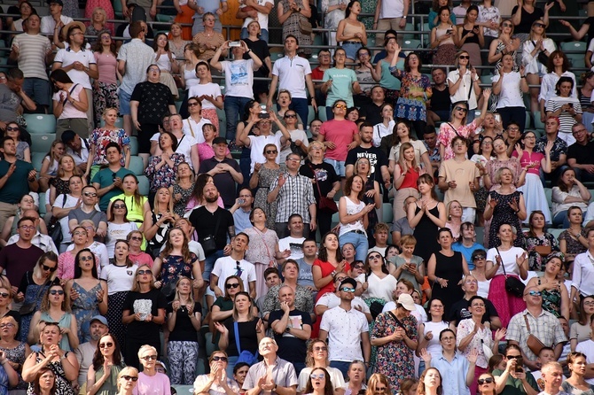 Uwielbienie "ChwałaMU" na stadionie Tarczyński Arena - cz. 1