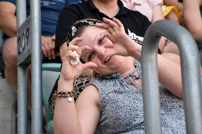 Uwielbienie "ChwałaMU" na stadionie Tarczyński Arena - cz. 1