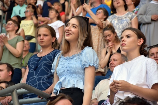 Uwielbienie "ChwałaMU" na stadionie Tarczyński Arena - cz. 1