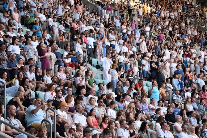 Uwielbienie "ChwałaMU" na stadionie Tarczyński Arena - cz. 1