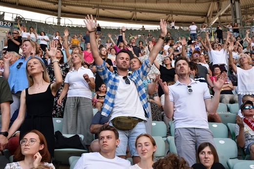 Uwielbienie "ChwałaMU" na stadionie Tarczyński Arena - cz. 1