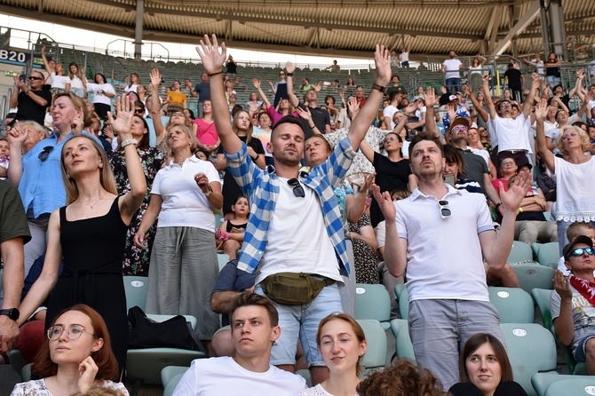 Uwielbienie "ChwałaMU" na stadionie Tarczyński Arena - cz. 1