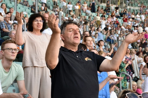 Uwielbienie "ChwałaMU" na stadionie Tarczyński Arena - cz. 1