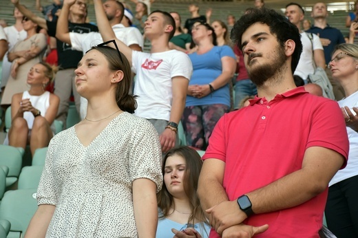 Uwielbienie "ChwałaMU" na stadionie Tarczyński Arena - cz. 1