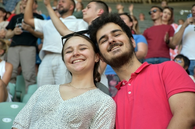 Uwielbienie "ChwałaMU" na stadionie Tarczyński Arena - cz. 1