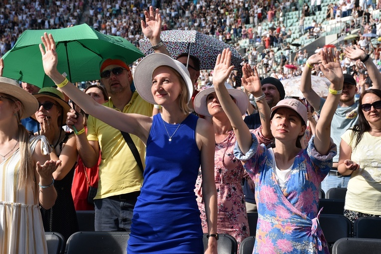 Uwielbienie "ChwałaMU" na stadionie Tarczyński Arena - cz. 1