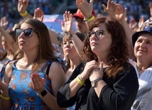 Uwielbienie "ChwałaMU" na stadionie Tarczyński Arena - cz. 1