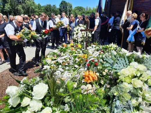 Jastrzębie-Bzie. Pogrzeb ks. Janusza Rudzkiego