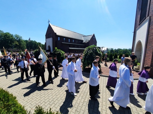 Jastrzębie-Bzie. Pogrzeb ks. Janusza Rudzkiego