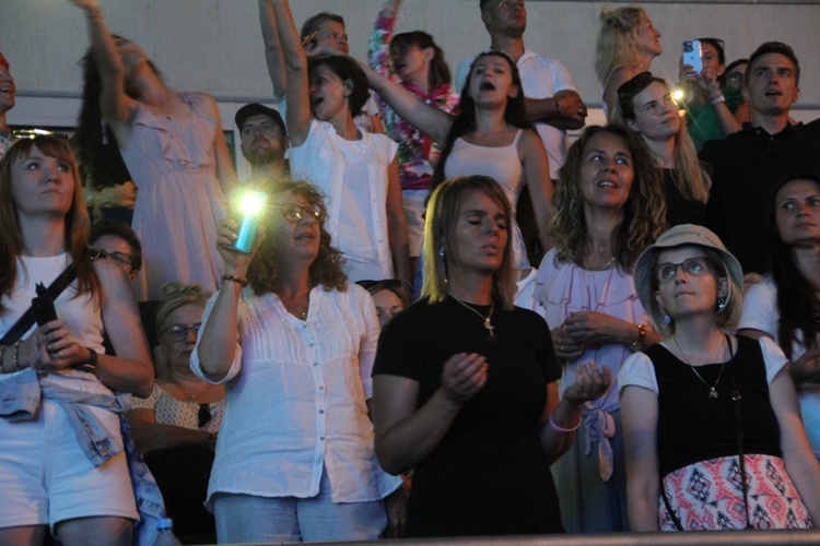 Uwielbienie "ChwałaMU" na stadionie Tarczyński Arena - cz. 2