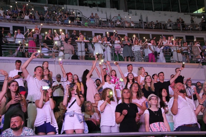 Uwielbienie "ChwałaMU" na stadionie Tarczyński Arena - cz. 2