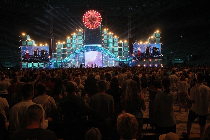 Uwielbienie "ChwałaMU" na stadionie Tarczyński Arena - cz. 2