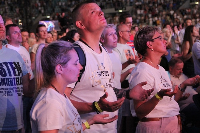 Uwielbienie "ChwałaMU" na stadionie Tarczyński Arena - cz. 2