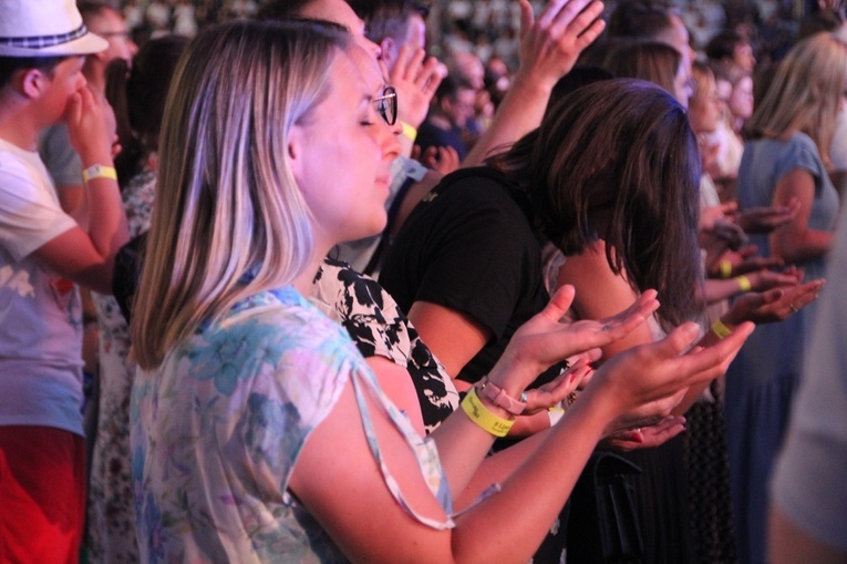 Uwielbienie "ChwałaMU" na stadionie Tarczyński Arena - cz. 2