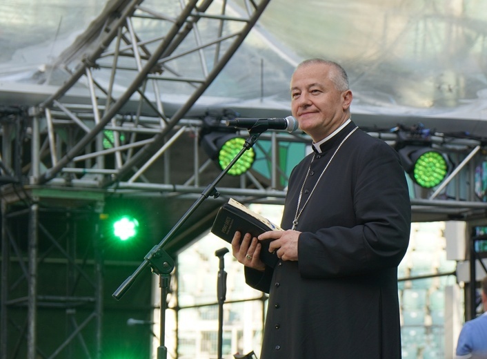 Uwielbienie "Chwała MU" na stadionie Tarczyński Arena - cz. 3