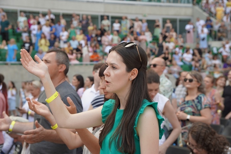 Uwielbienie "Chwała MU" na stadionie Tarczyński Arena - cz. 3