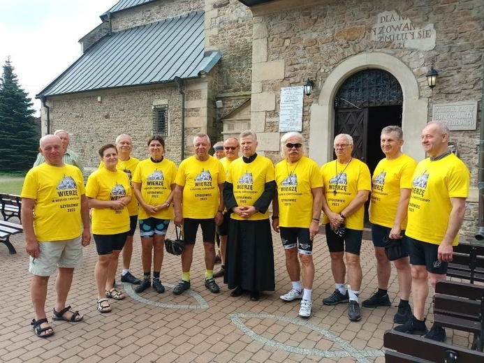 Rowerowy Szydłowiec pojechał do Czarnej Madonny