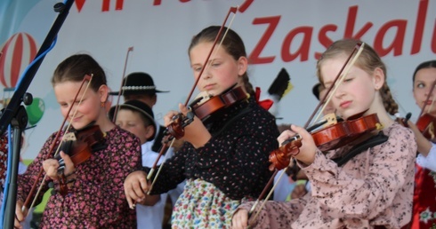 Zabawnie i rodzinnie w Zaskalu 