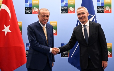 Szef NATO: prezydent Turcji zgodził się poddać wniosek o akcesję Szwecji do Sojuszu pod głosowanie w parlamencie 