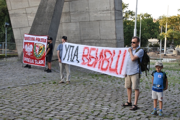 Marsz pamięci ku czci ofiar ludobójstwa na Wołyniu