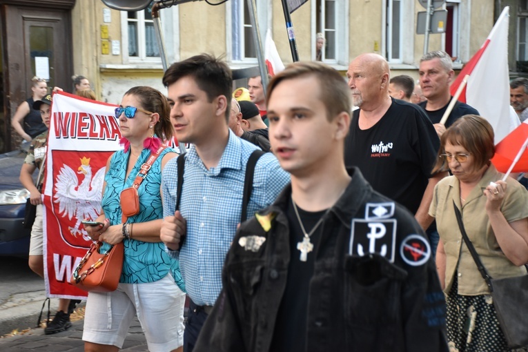 Marsz pamięci ku czci ofiar ludobójstwa na Wołyniu