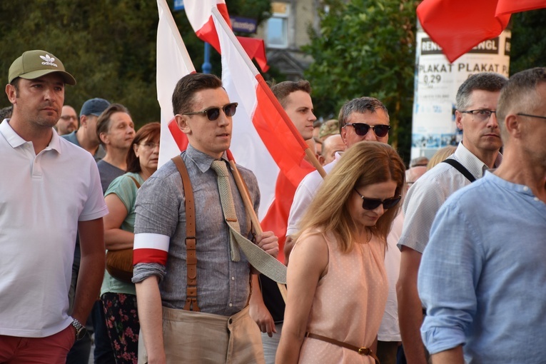 Marsz pamięci ku czci ofiar ludobójstwa na Wołyniu
