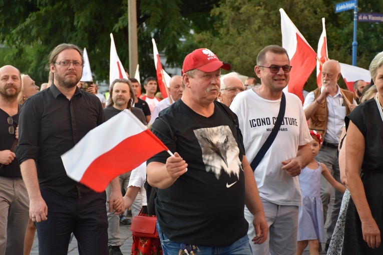 Marsz pamięci ku czci ofiar ludobójstwa na Wołyniu