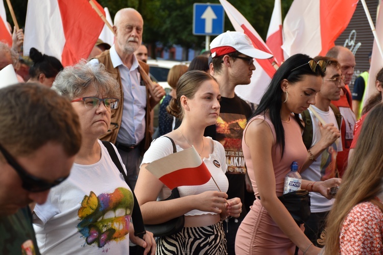 Marsz pamięci ku czci ofiar ludobójstwa na Wołyniu