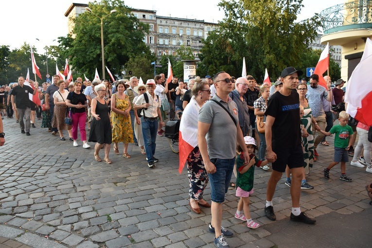 Marsz pamięci ku czci ofiar ludobójstwa na Wołyniu