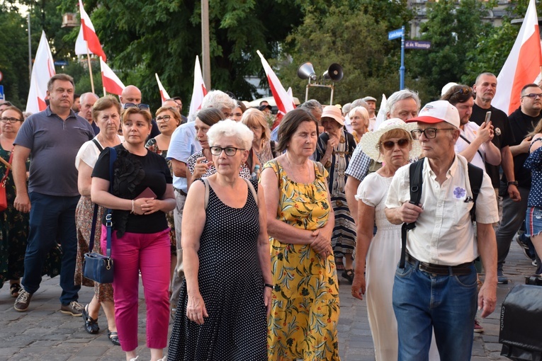 Marsz pamięci ku czci ofiar ludobójstwa na Wołyniu