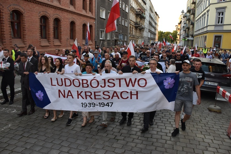 Marsz pamięci ku czci ofiar ludobójstwa na Wołyniu