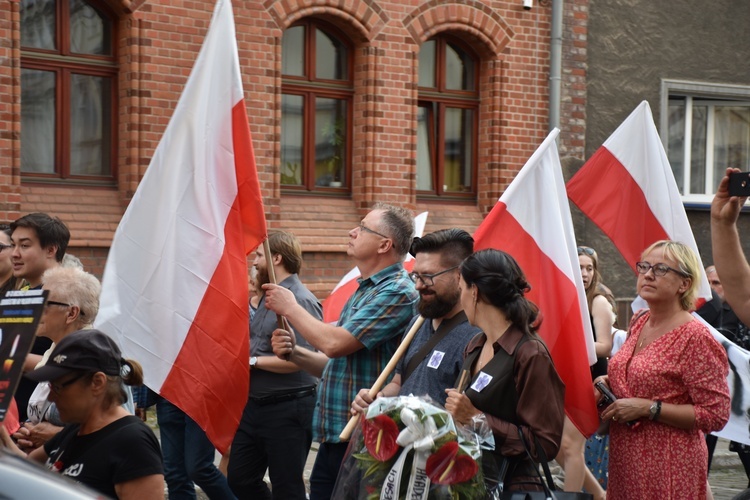 Marsz pamięci ku czci ofiar ludobójstwa na Wołyniu