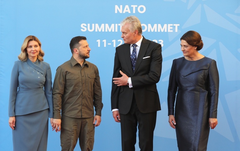Drugi dzień szczytu NATO w Wilnie, podczas którego odbędzie się inauguracyjne posiedzenie Rady NATO-Ukraina
