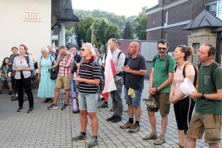 XI Międzynarodowa Pielgrzymka z Węgier do Łagiewnik dotarła do Piwnicznej