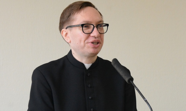 Ks. Łukasz Florczyk zaprasza na kurs "Biblia Formatora"