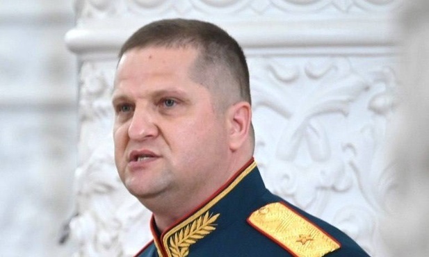 W Berdiańsku Rosjanie wywożą ciężarówkami ciała swoich żołnierzy po ostrzale hotelu