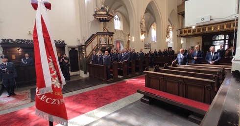 Areszt Śledczy ze sztandarem 