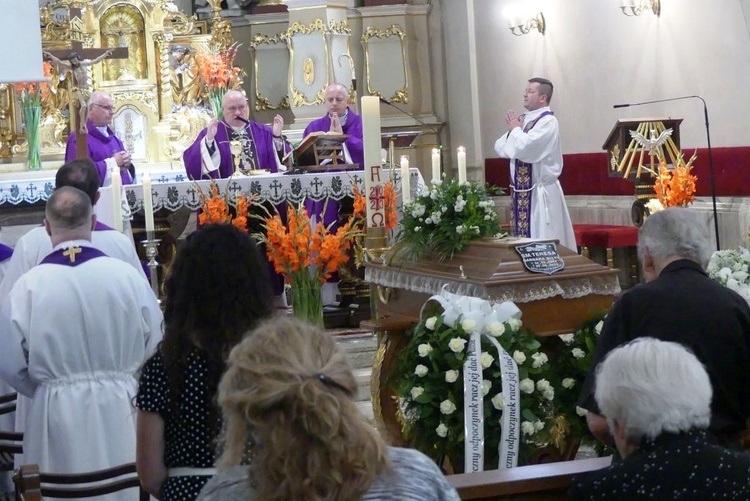 Uroczystości pogrzebowe śp. s. Teresy Biłyk w Białej.