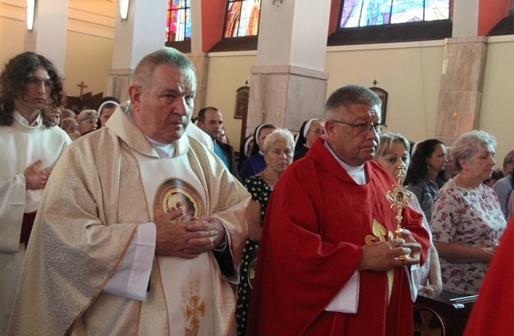 Brzesko. Wprowadzenie relikwii św. Andrzeja Boboli