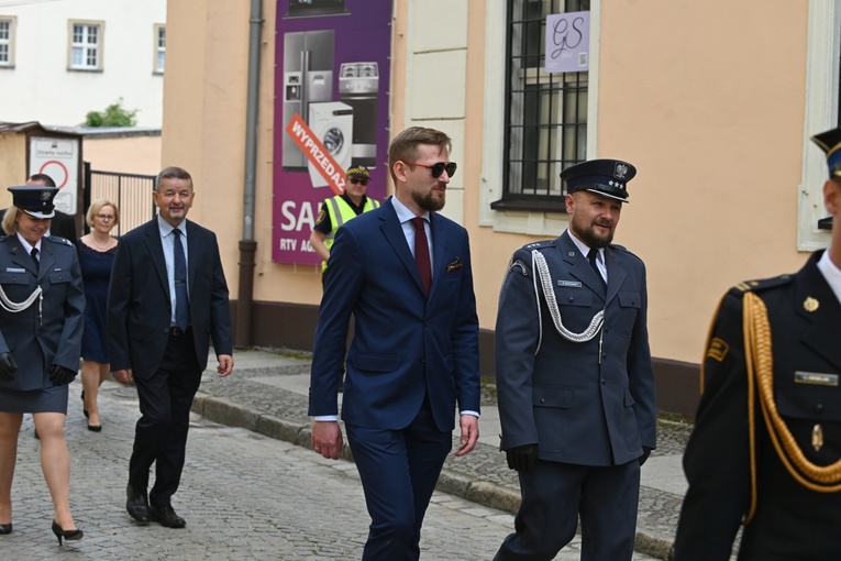 Poświęcenie i oddanie sztandaru Aresztu Śledczego w Świdnicy