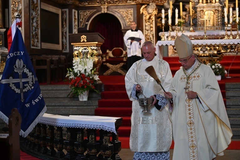 Poświęcenie i oddanie sztandaru Aresztu Śledczego w Świdnicy