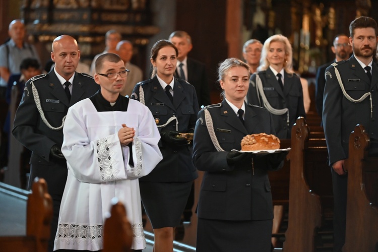 Poświęcenie i oddanie sztandaru Aresztu Śledczego w Świdnicy