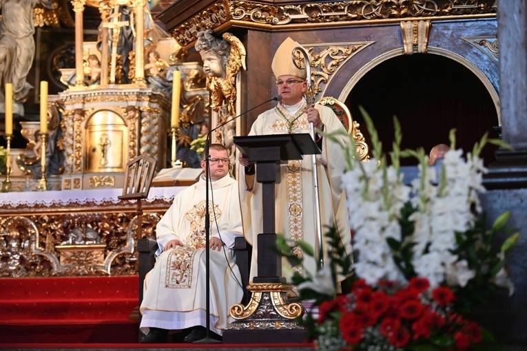 Poświęcenie i oddanie sztandaru Aresztu Śledczego w Świdnicy