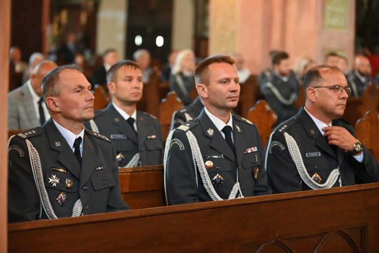 Poświęcenie i oddanie sztandaru Aresztu Śledczego w Świdnicy