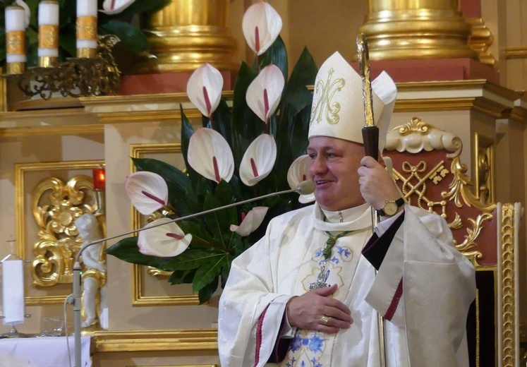 Słudzy radości - neoprezbiterzy u stóp Piety Hałcnowskiej
