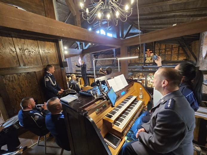 Msza św. z udziałem Szkoły Policji w Słupsku